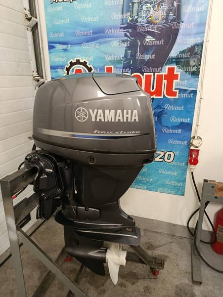 лодочный мотор YAMAHA F 40, карбюраторный.