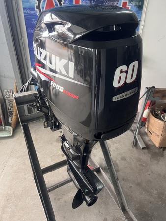 лодочный мотор SUZUKI DF 60 А , нога L (508) , 3-х цилиндровый, инжекторный, из Японии, мотор 2014 г