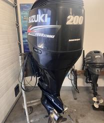лодочный мотор SUZUKI DF 200 , нога Х (635 мм), из Японии