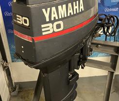 лодочный мотор YAMAHA 30 , 3-х цилиндровый,ПОД ДИСТАНЦИОННОЕ УПРАВЛЕНИЕ 
